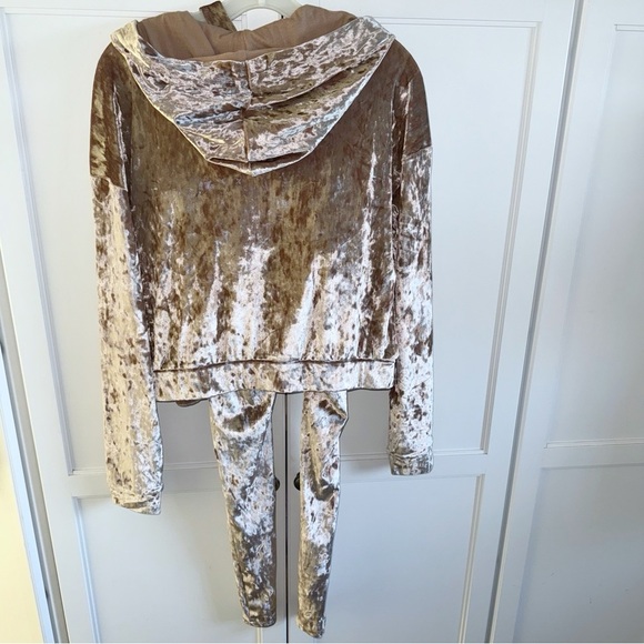 New! Fabletics 3-piece Set Crushed Velour Zip Up Hoodie/Legging/Bra-Top Sz Small - Picture 3 of 16